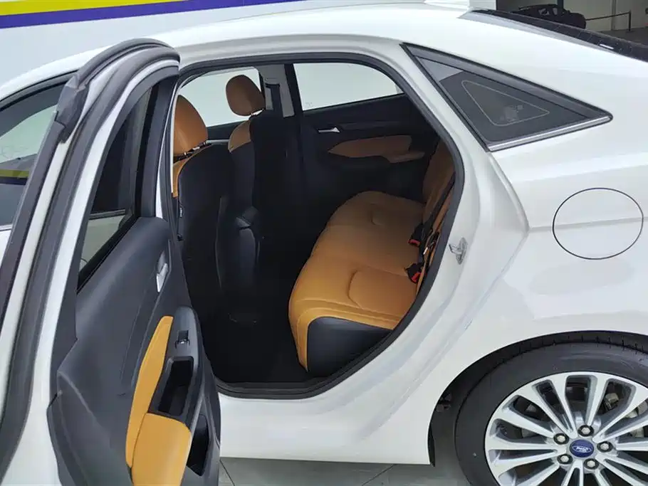 Ford Ford Focus 2021 1.5L Automatic Glory Edition 2021 - thumbnail 11