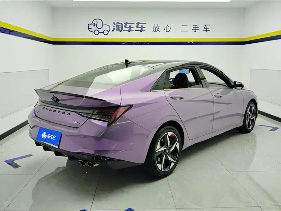 Hyundai Elantra 2022 240T GDi DCT LUX Premium Edition 2022 - thumbnail 2