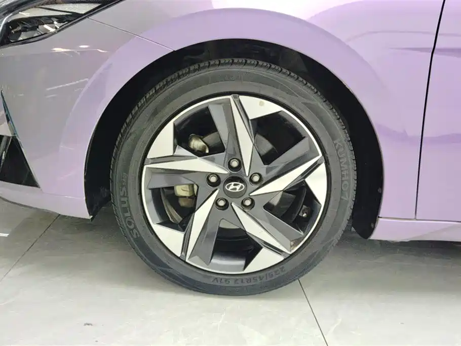 Hyundai Elantra 2022 240T GDi DCT LUX Premium Edition 2022 - thumbnail 4