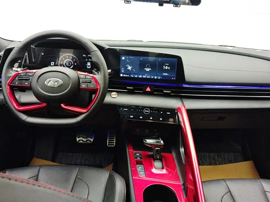Hyundai Elantra 2022 240T GDi DCT LUX Premium Edition 2022 - thumbnail 10