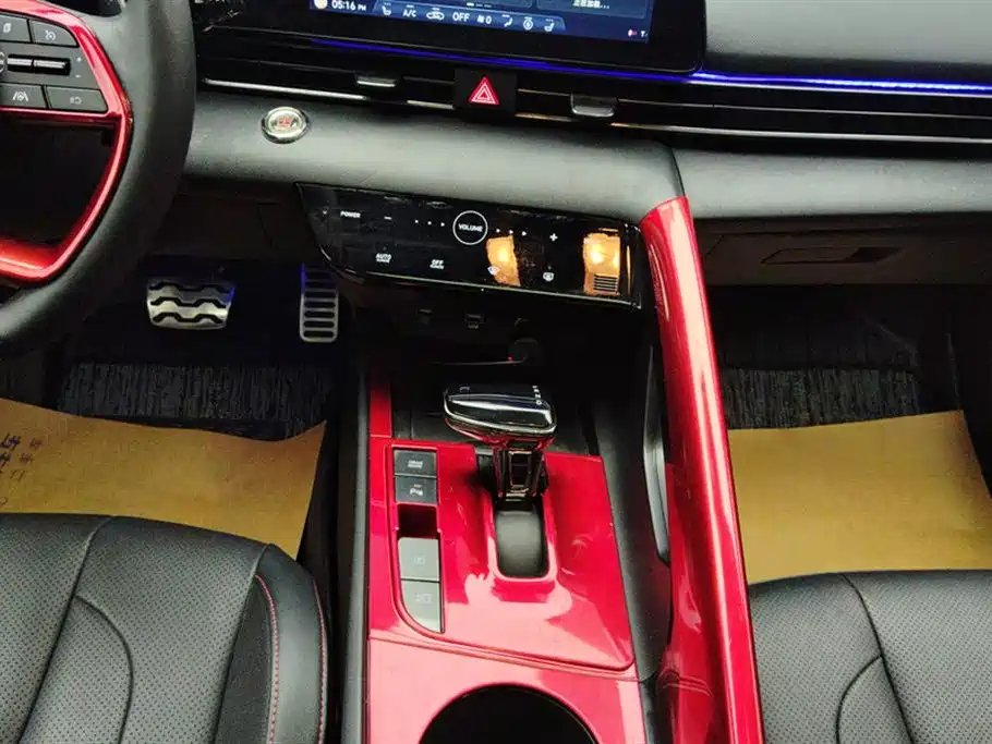 Hyundai Elantra 2022 240T GDi DCT LUX Premium Edition 2022 - thumbnail 14