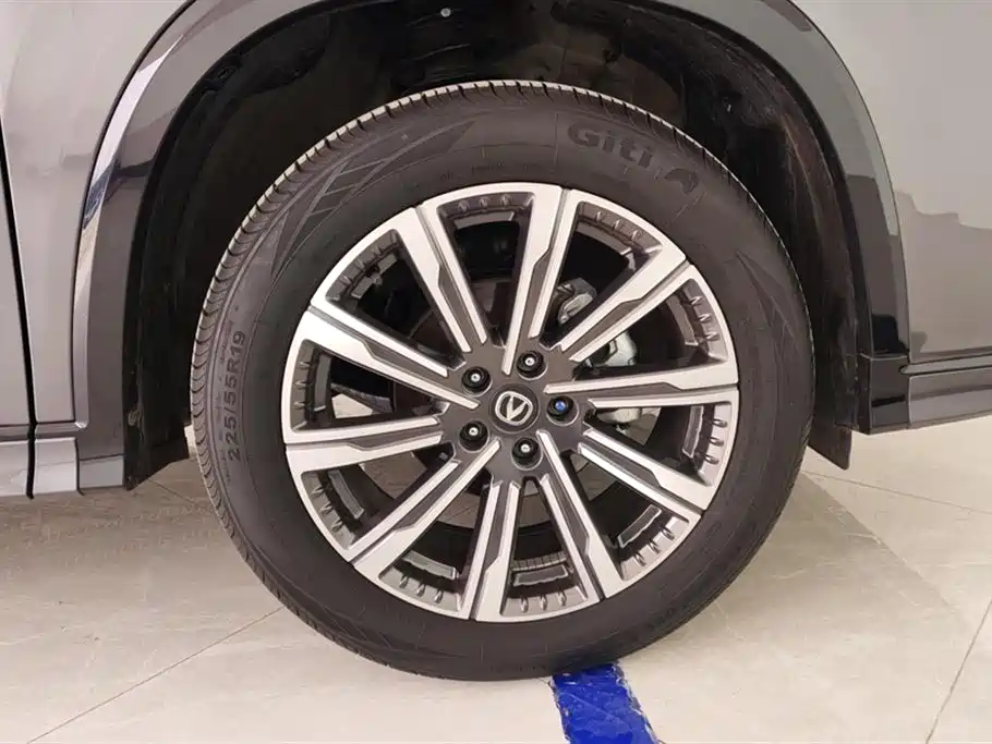 Changan Changan CS75 PLUS 2024 3rd Generation Champion Edition 1.5T Intelligent Drive Dynamic Navigation Model 2025 - thumbnail 6