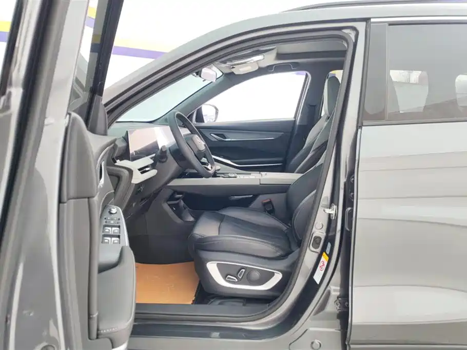 Changan Changan CS75 PLUS 2024 3rd Generation Champion Edition 1.5T Intelligent Drive Dynamic Navigation Model 2025 - thumbnail 9