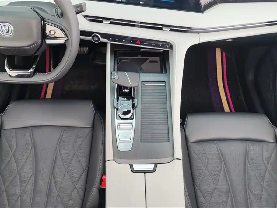 Changan Changan CS75 PLUS 2024 3rd Generation Champion Edition 1.5T Intelligent Drive Dynamic Navigation Model 2025 - thumbnail 16