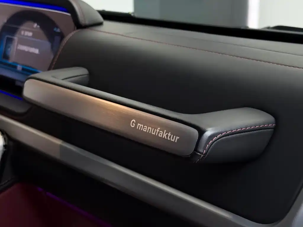 Mercedes-Benz Mercedes-Benz G-Class 2024 G 500 Heritage Edition 2023 - thumbnail 15
