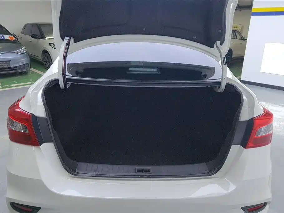 Nissan Nissan Sylphy 2024 Model Year Facelift 3 Classic 1.6XE CVT Comfort Edition 2025 - thumbnail 4