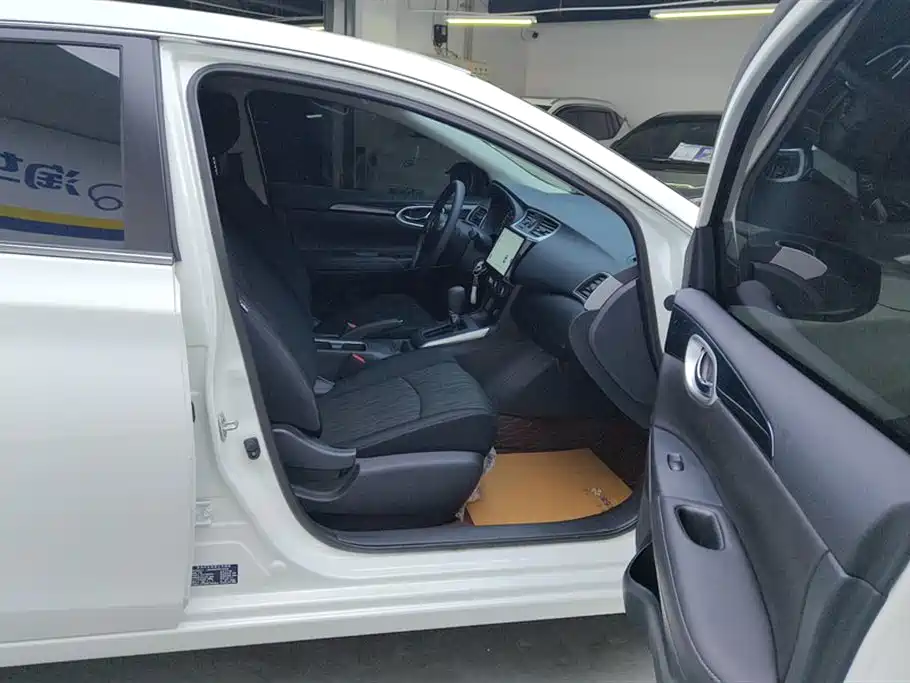 Nissan Nissan Sylphy 2024 Model Year Facelift 3 Classic 1.6XE CVT Comfort Edition 2025 - thumbnail 8