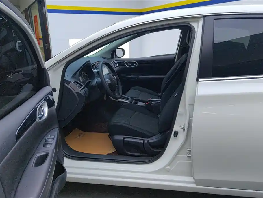 Nissan Nissan Sylphy 2024 Model Year Facelift 3 Classic 1.6XE CVT Comfort Edition 2025 - thumbnail 9