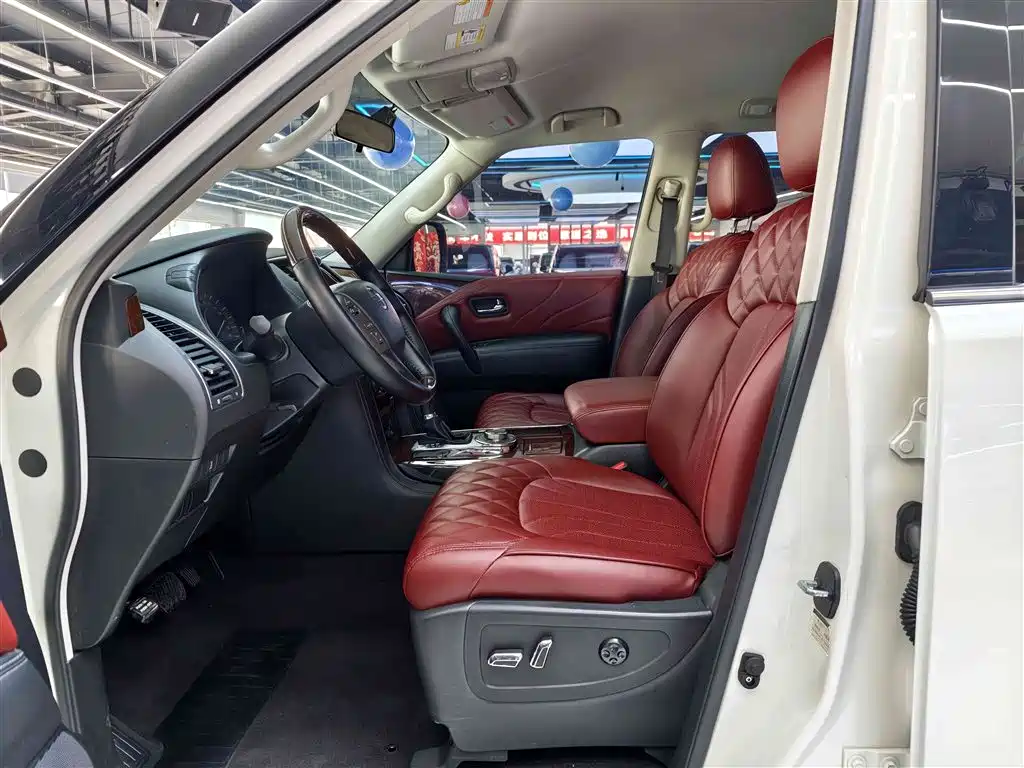 Nissan Nissan Patrol 2018 4.0L Premium 2018 - thumbnail 4