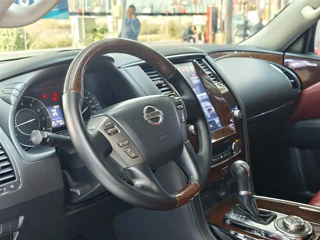 Nissan Nissan Patrol 2018 4.0L Premium 2018 - thumbnail 5