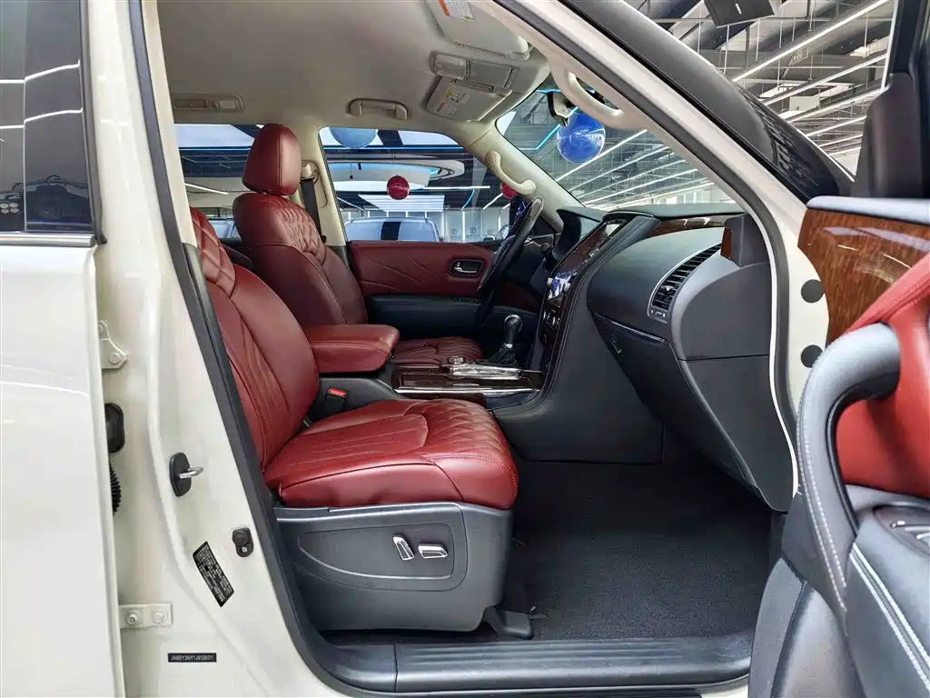 Nissan Nissan Patrol 2018 4.0L Premium 2018 - thumbnail 7