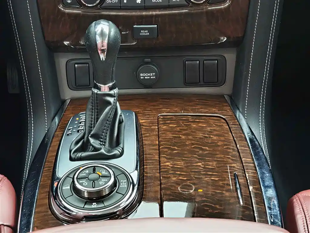 Nissan Nissan Patrol 2018 4.0L Premium 2018 - thumbnail 8