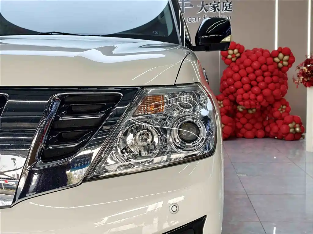 Nissan Nissan Patrol 2018 4.0L Premium 2018 - thumbnail 14