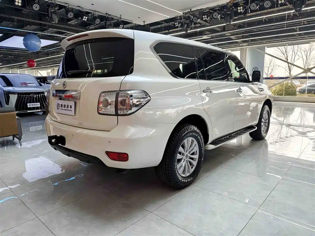 Nissan Nissan Patrol 2018 4.0L Premium 2018 - thumbnail 18