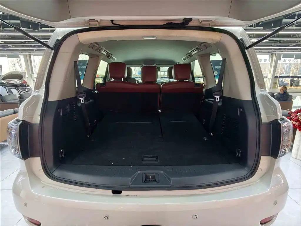 Nissan Nissan Patrol 2018 4.0L Premium 2018 - thumbnail 19