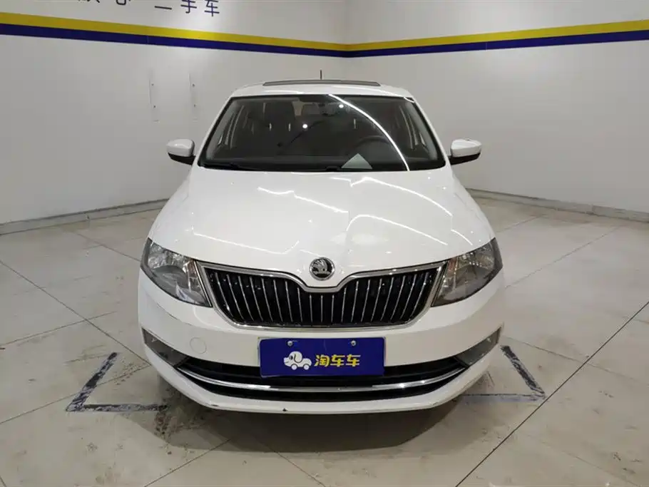 Skoda Skoda Rapid 2018 1.6L Manual Comfort Edition 2018 - thumbnail 2