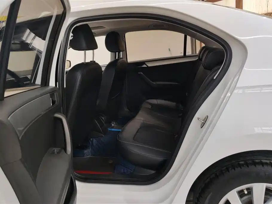Skoda Skoda Rapid 2018 1.6L Manual Comfort Edition 2018 - thumbnail 11