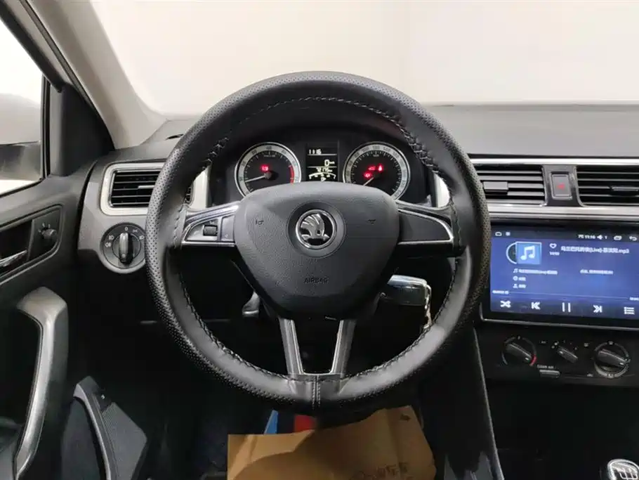 Skoda Skoda Rapid 2018 1.6L Manual Comfort Edition 2018 - thumbnail 15