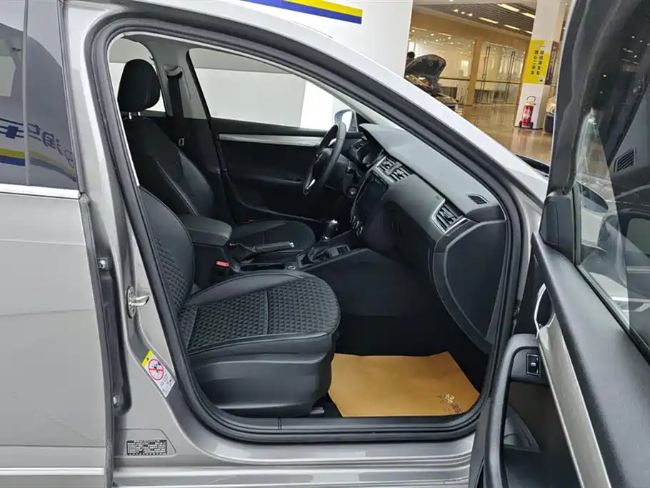 Skoda Škoda Octavia 2019 1.5L Automatic Luxury Edition Euro VI 2021 - thumbnail 8