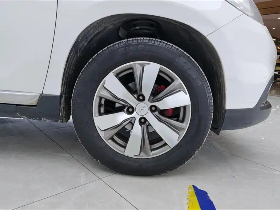 Peugeot Peugeot 2008 2014 1.6L Automatic Fashion Edition 2015 - thumbnail 6