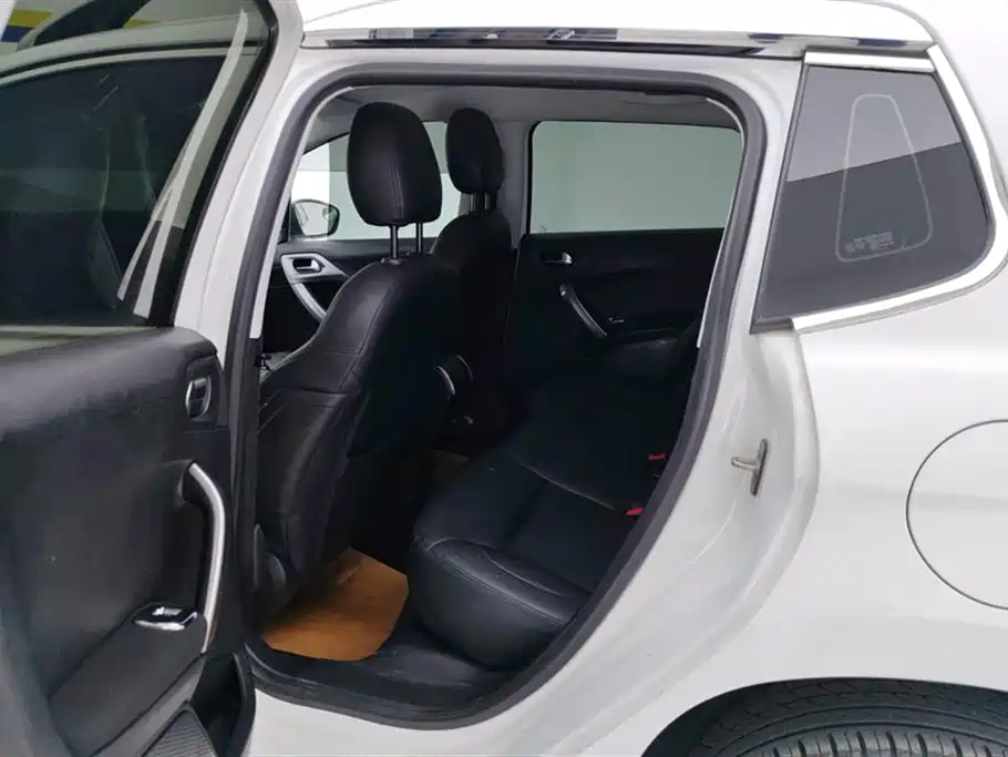 Peugeot Peugeot 2008 2014 1.6L Automatic Fashion Edition 2015 - thumbnail 10