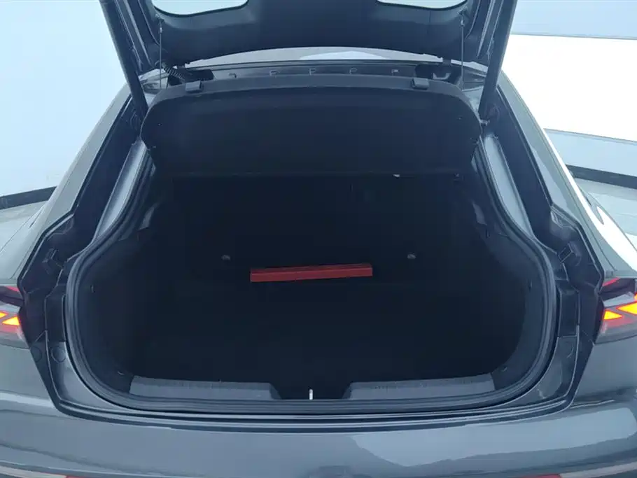 Changan Changan UNI-V 2022 1.5T Premium Edition 2022 - thumbnail 4
