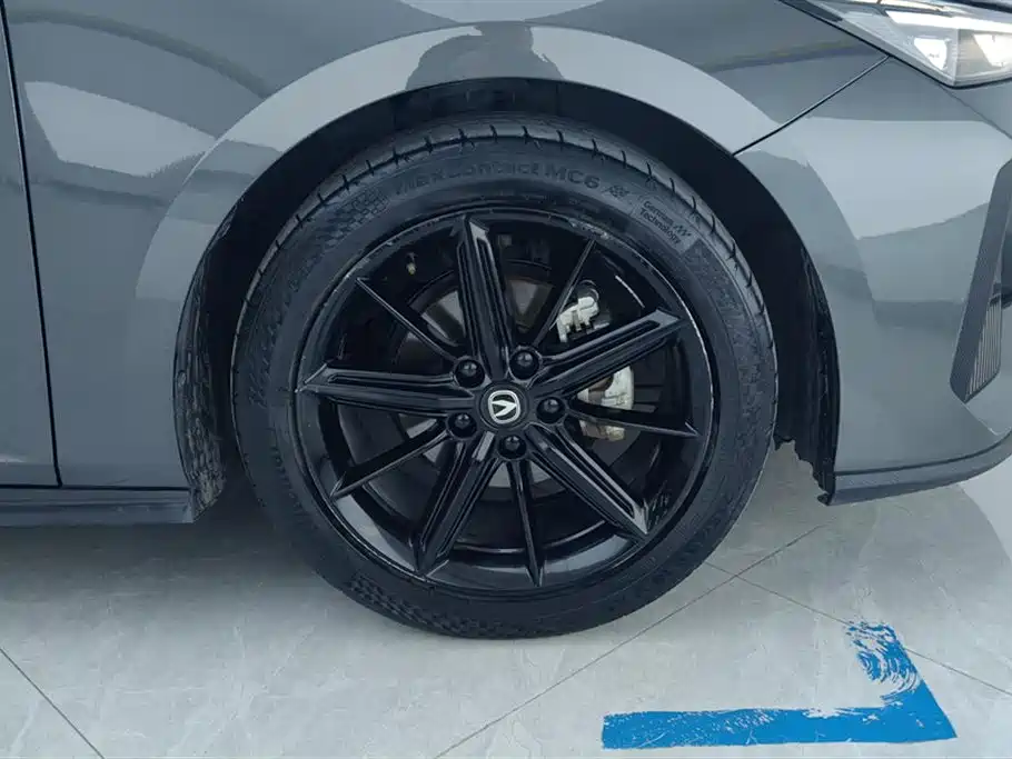 Changan Changan UNI-V 2022 1.5T Premium Edition 2022 - thumbnail 6