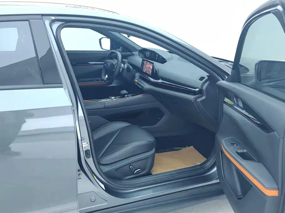 Changan Changan UNI-V 2022 1.5T Premium Edition 2022 - thumbnail 8
