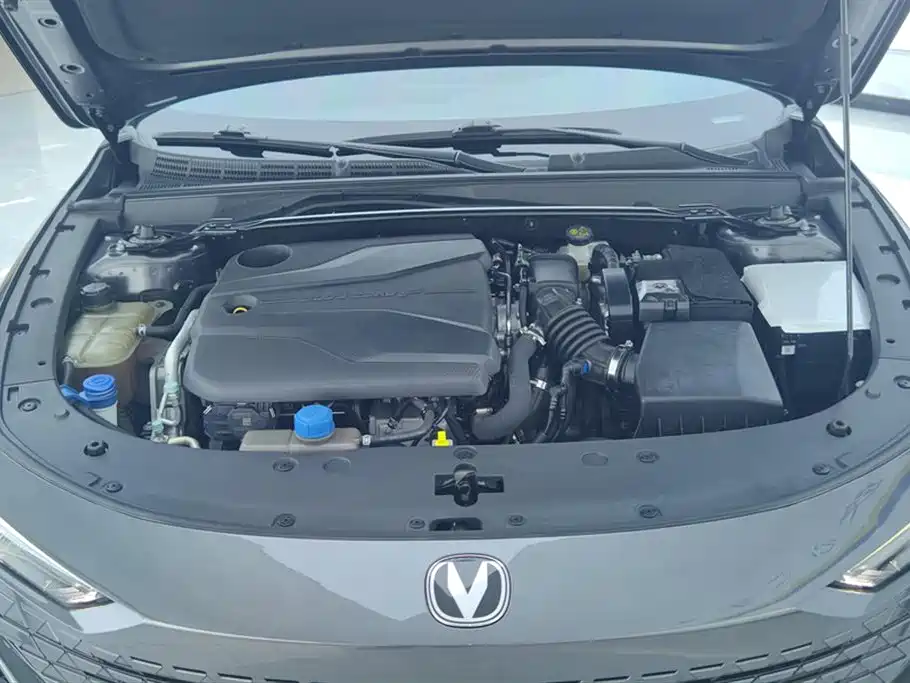 Changan Changan UNI-V 2022 1.5T Premium Edition 2022 - thumbnail 10