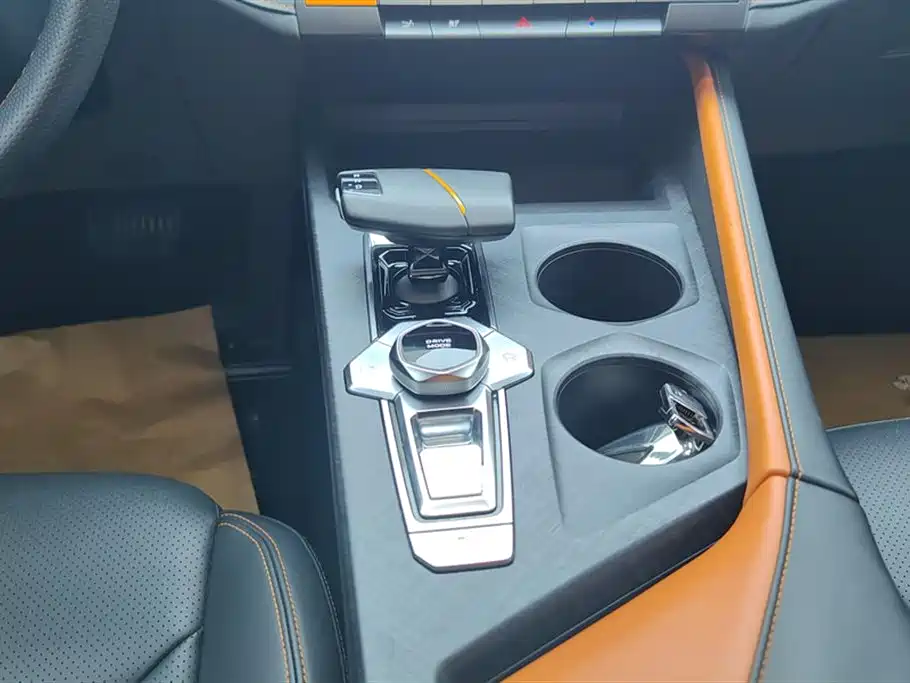 Changan Changan UNI-V 2022 1.5T Premium Edition 2022 - thumbnail 16