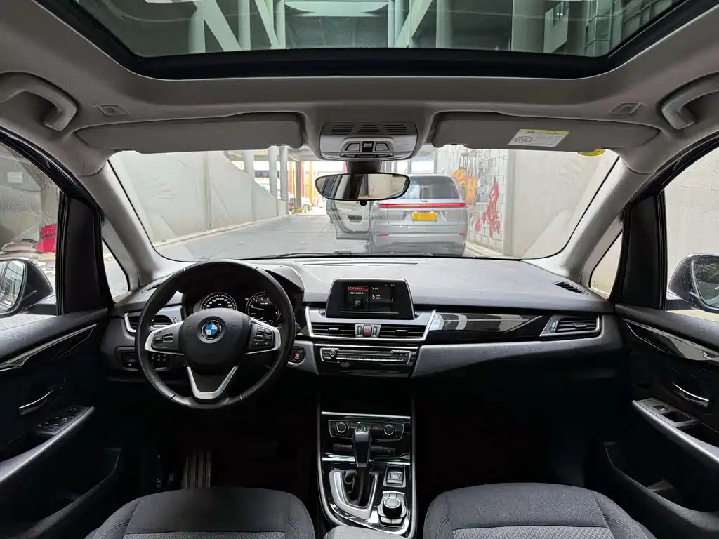 BMW BMW 2 Series Touring 2018 218i Fashion Edition 2018 - thumbnail 11