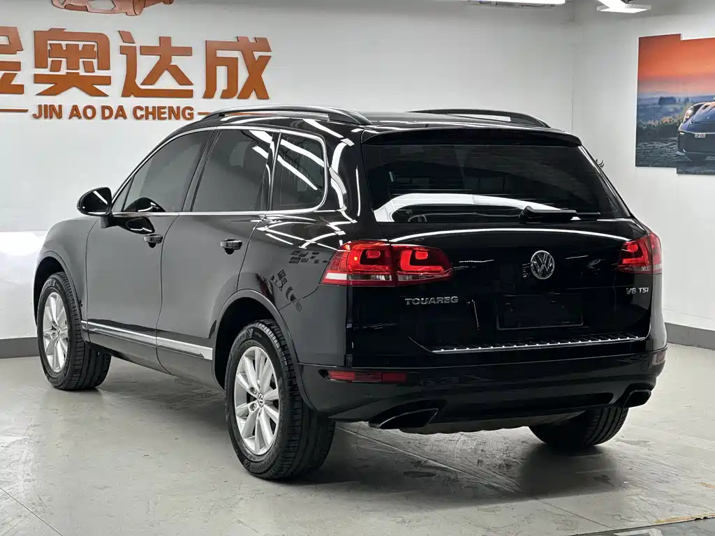 Volkswagen Volkswagen Touareg 2011 3.0 TSI Standard Model 2014 - thumbnail 4
