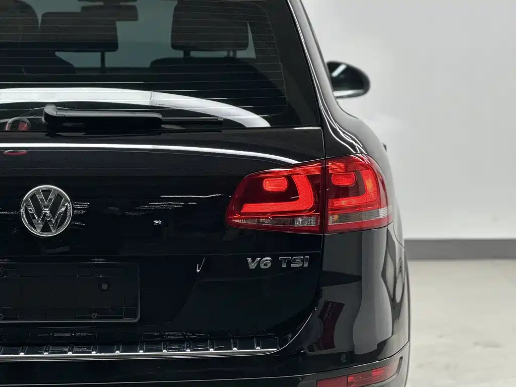 Volkswagen Volkswagen Touareg 2011 3.0 TSI Standard Model 2014 - thumbnail 7
