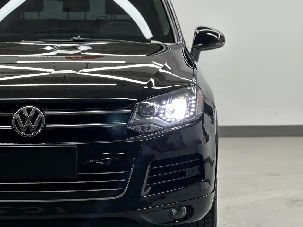 Volkswagen Volkswagen Touareg 2011 3.0 TSI Standard Model 2014 - thumbnail 9