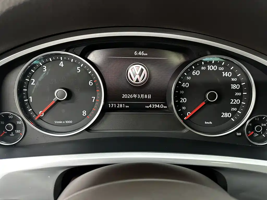 Volkswagen Volkswagen Touareg 2011 3.0 TSI Standard Model 2014 - thumbnail 14