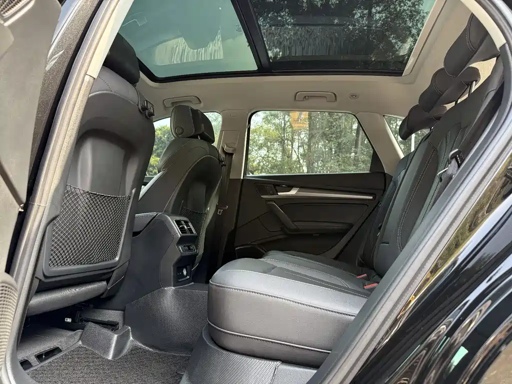 Audi Audi Q5L 2023 45T Luxury Dynamic Model 2022 - thumbnail 9