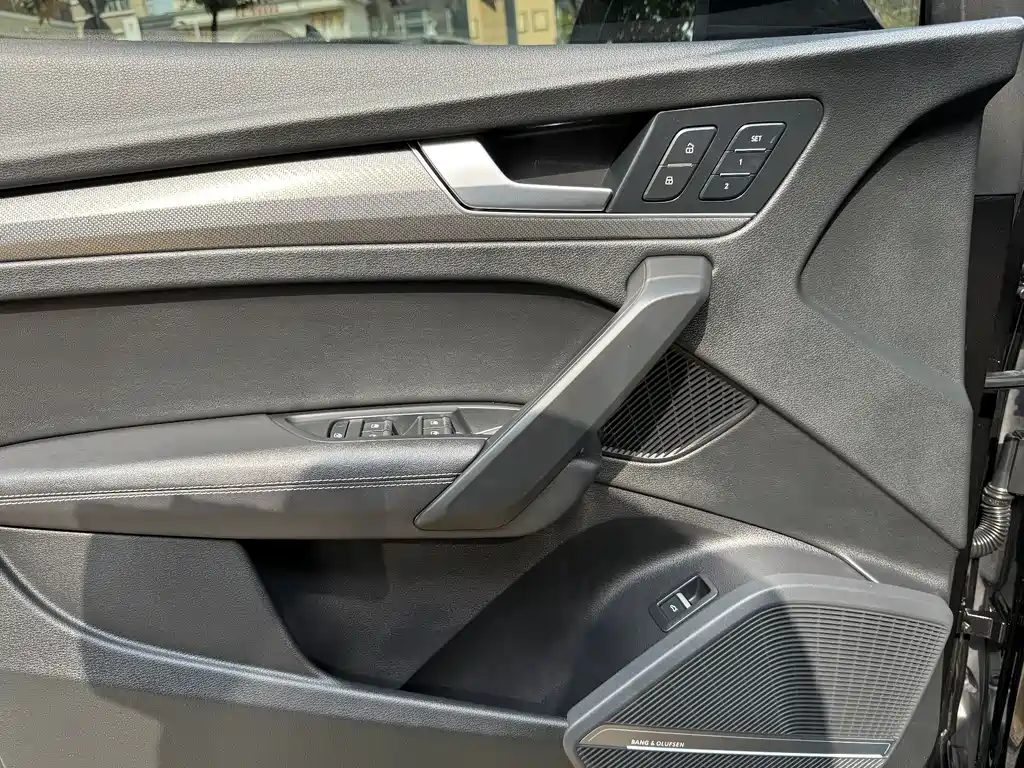 Audi Audi Q5L 2023 45T Luxury Dynamic Model 2022 - thumbnail 12