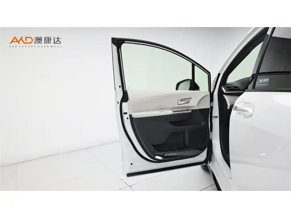 Toyota Sienna 2.5 Hybrid AWD Premium Edition 2024 - thumbnail 11