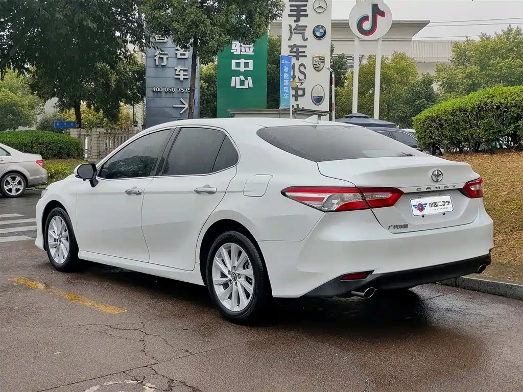 Toyota Toyota Camry 2023 2.0GVP Leading Edition 2023 - thumbnail 4