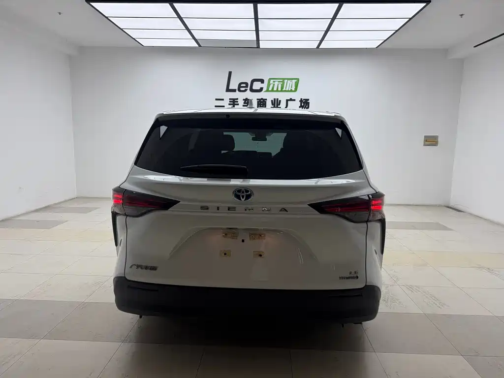 Toyota Toyota Sienna 2023 2.5L Hybrid LE 2023 - thumbnail 6