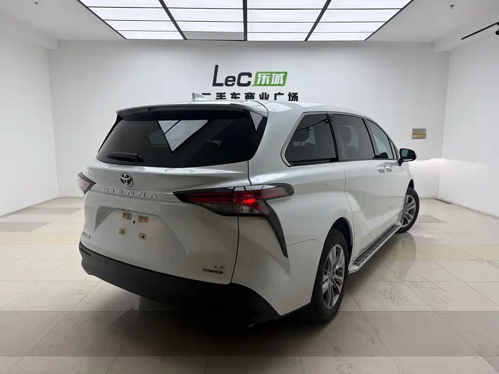 Toyota Toyota Sienna 2023 2.5L Hybrid LE 2023 - thumbnail 7