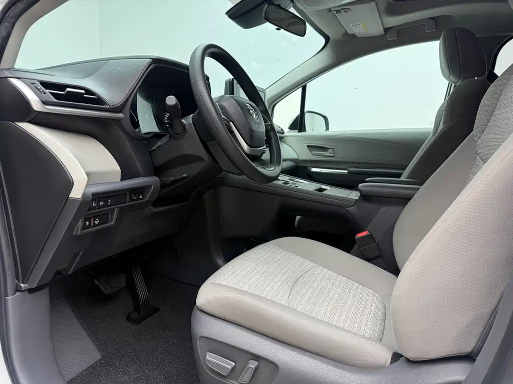 Toyota Toyota Sienna 2023 2.5L Hybrid LE 2023 - thumbnail 15