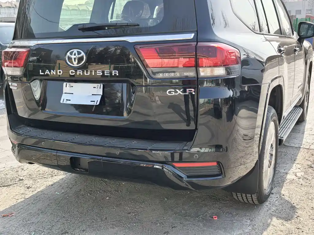 Toyota Land Cruiser LC300 2025 3.3T Diesel 2026 - thumbnail 9
