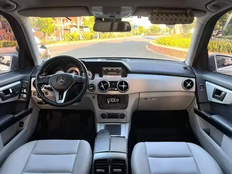 Mercedes-Benz Mercedes-Benz GLK-Class 2013 GLK 300 4MATIC Sport Edition 2013 - thumbnail 4