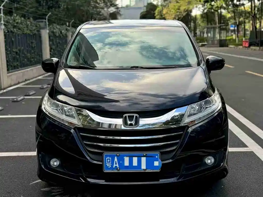 Honda Honda Odyssey 2015 Model Year Facelift 2.4L Luxury Edition 2017