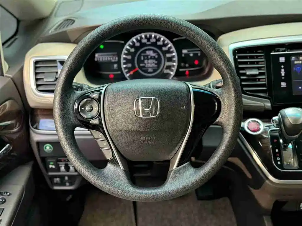 Honda Honda Odyssey 2015 Model Year Facelift 2.4L Luxury Edition 2017 - thumbnail 7