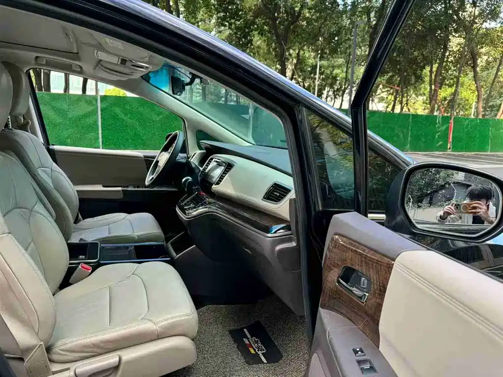 Honda Honda Odyssey 2015 Model Year Facelift 2.4L Luxury Edition 2017 - thumbnail 8