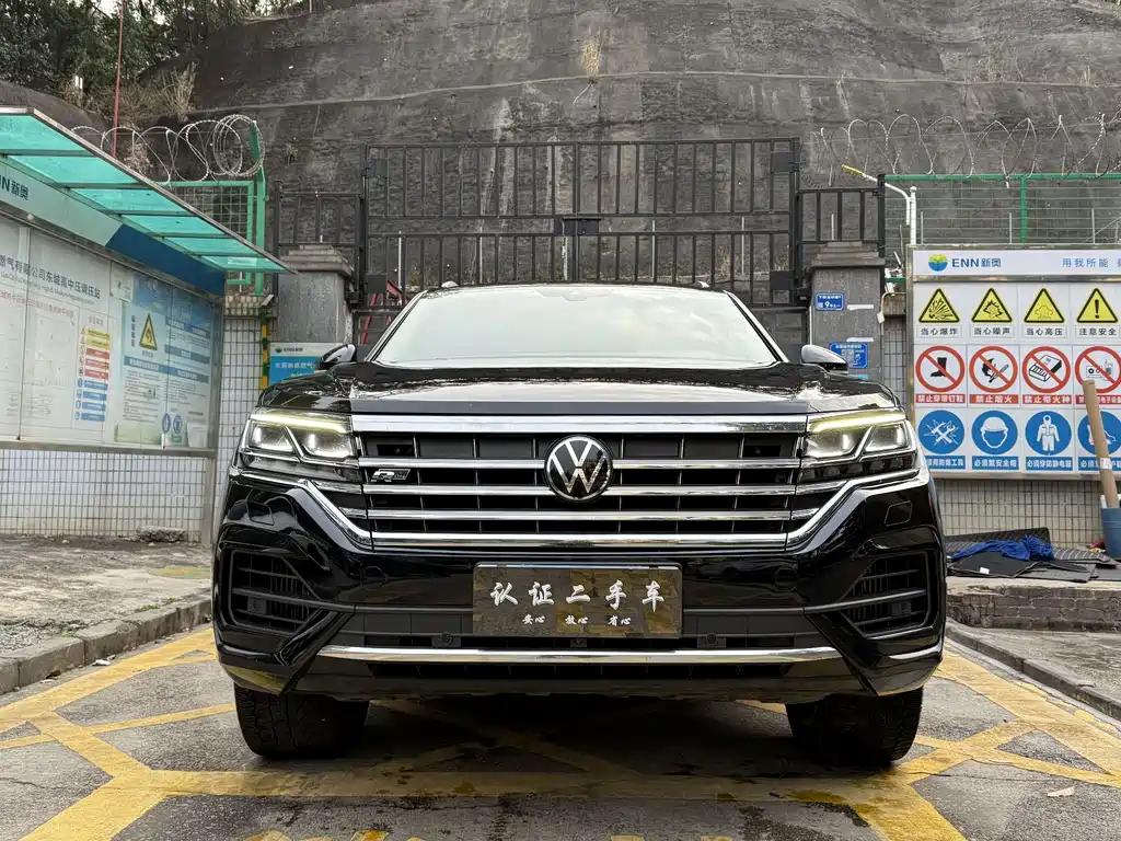 Volkswagen Volkswagen Touareg 2021 3.0TSI R-Line Sport Package 2021 - thumbnail 3