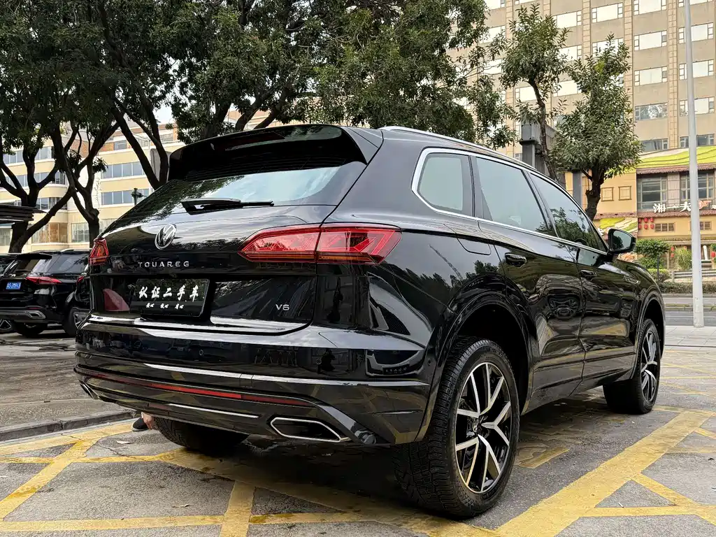 Volkswagen Volkswagen Touareg 2021 3.0TSI R-Line Sport Package 2021 - thumbnail 4