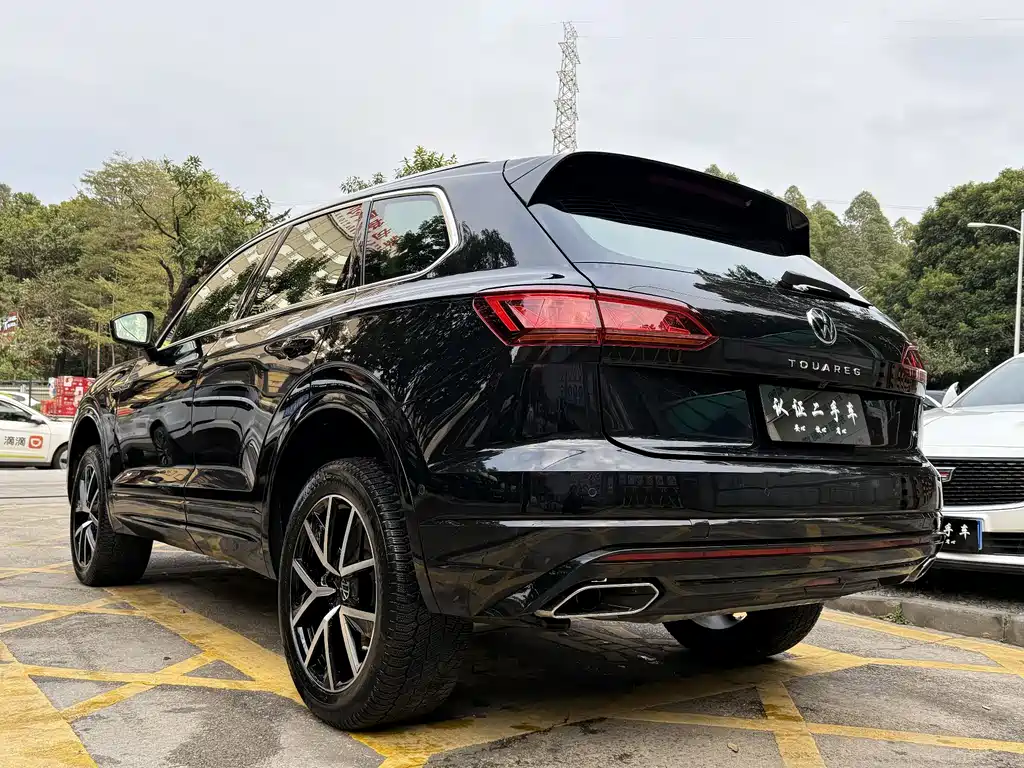 Volkswagen Volkswagen Touareg 2021 3.0TSI R-Line Sport Package 2021 - thumbnail 6